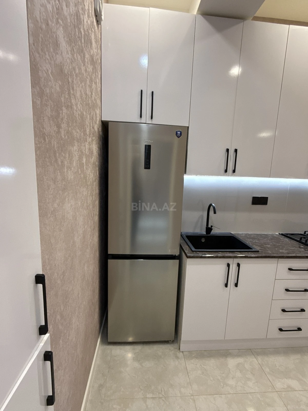 Kirayə verilir 2 otaqlı mənzil 65 m²