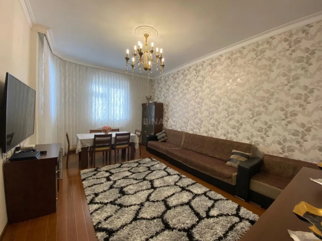 Satılır 5 otaqlı həyət evi 160 m²