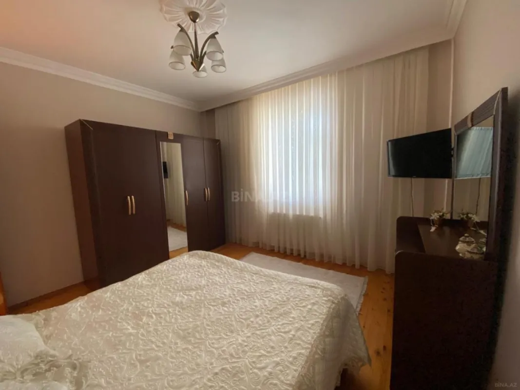 Satılır 5 otaqlı həyət evi 160 m²