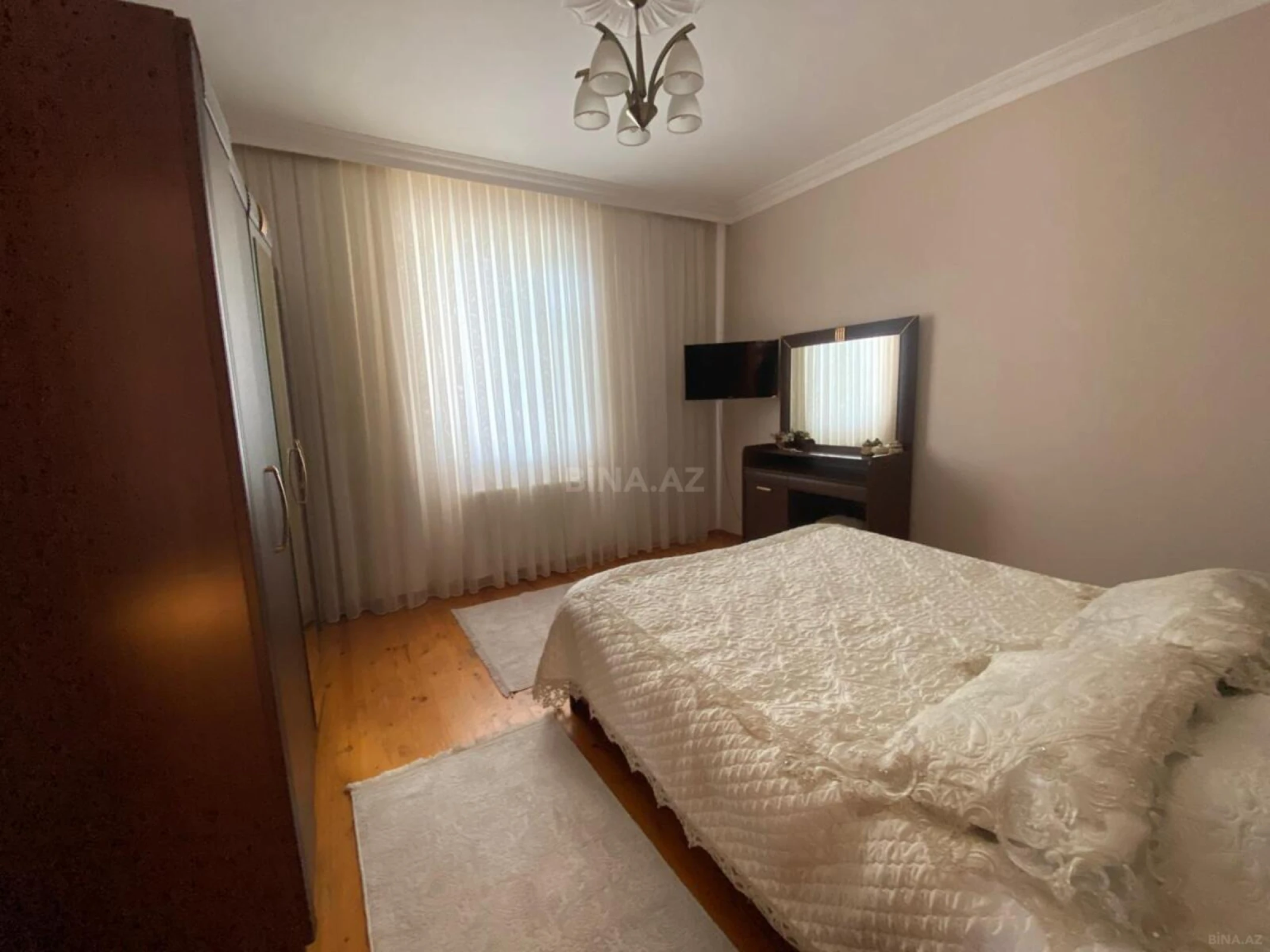 Satılır 5 otaqlı həyət evi 160 m²