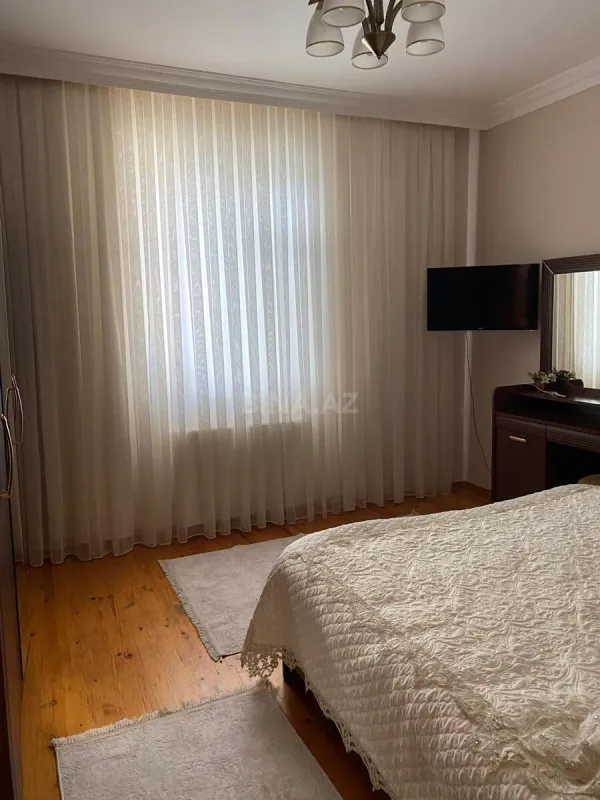 Satılır 5 otaqlı həyət evi 160 m²