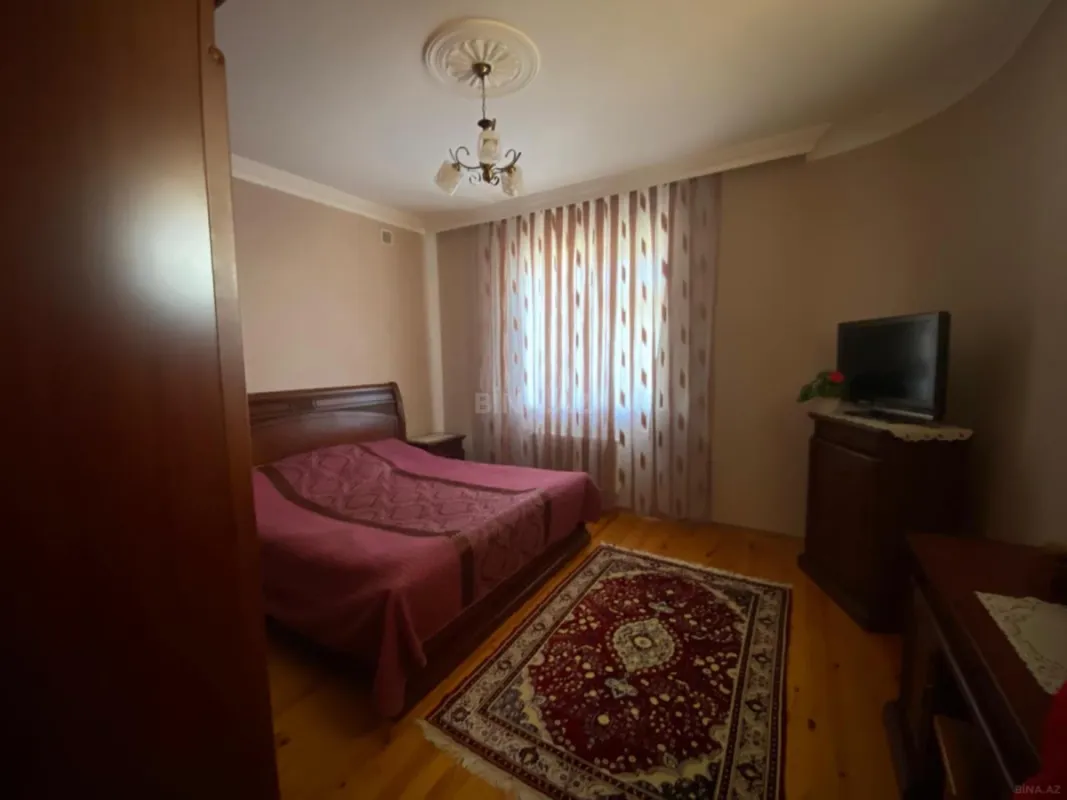 Satılır 5 otaqlı həyət evi 160 m²