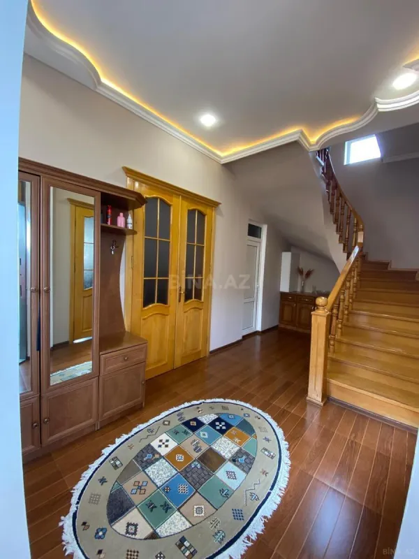 Satılır 5 otaqlı həyət evi 160 m²