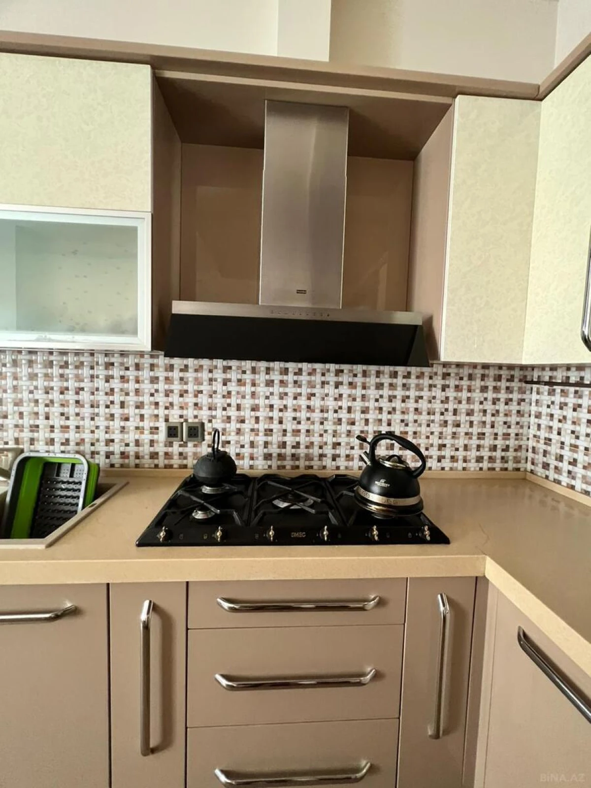 Satılır 6 otaqlı həyət evi 400 m²