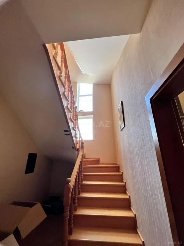 Satılır 6 otaqlı həyət evi 400 m²