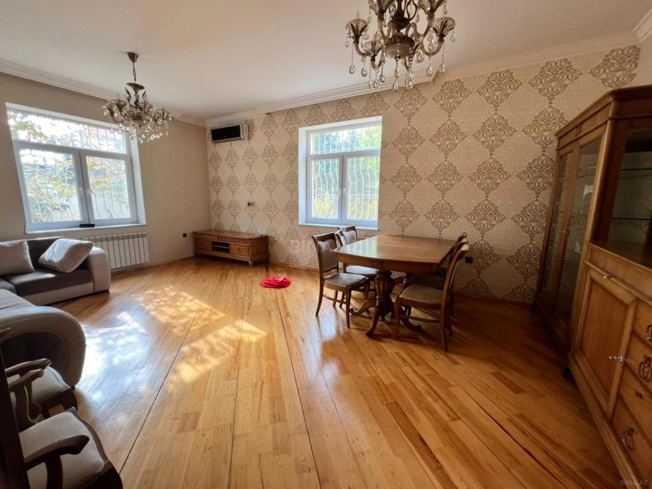 Satılır 6 otaqlı həyət evi 400 m²