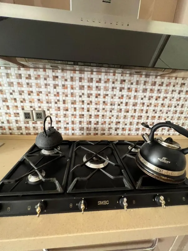 Satılır 6 otaqlı həyət evi 400 m²