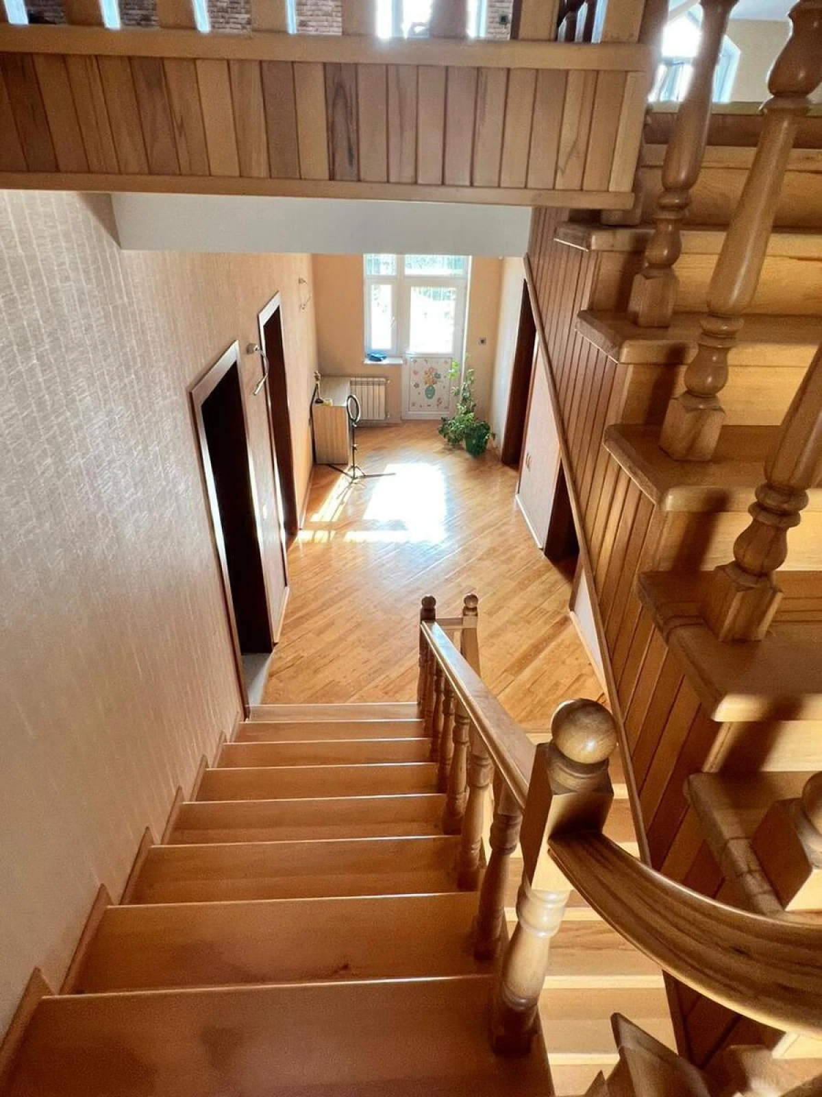 Satılır 6 otaqlı həyət evi 400 m²