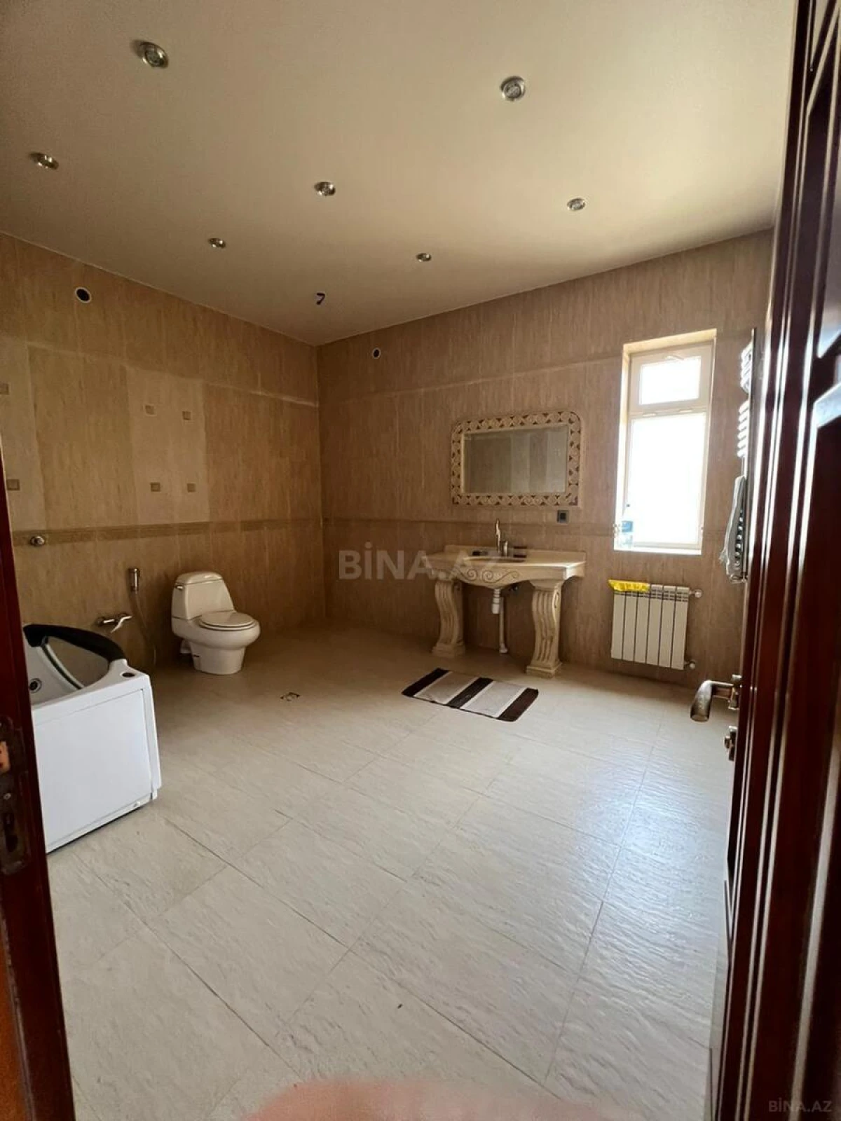 Satılır 6 otaqlı həyət evi 400 m²