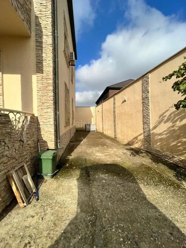 Satılır 6 otaqlı həyət evi 400 m²