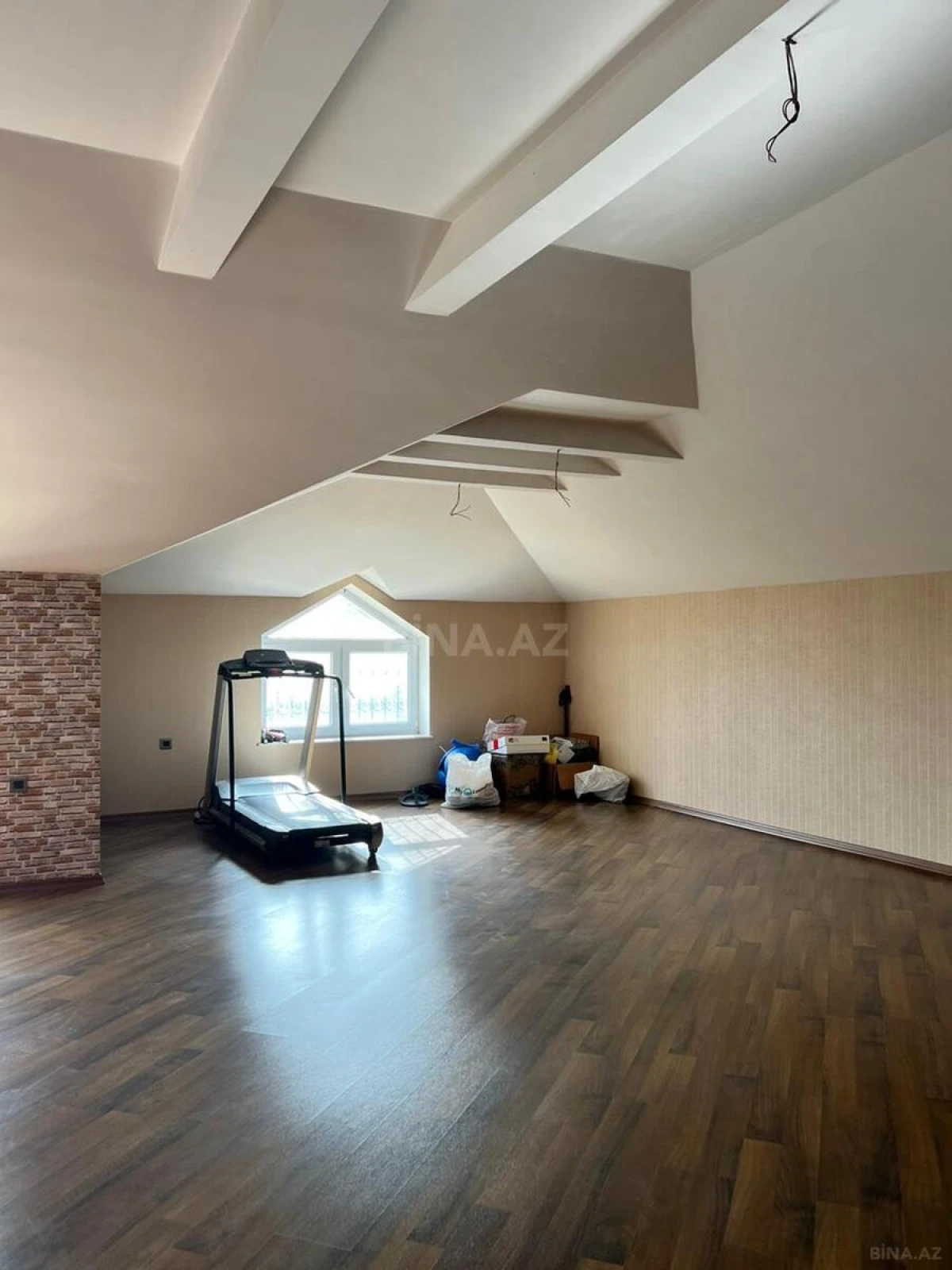 Satılır 6 otaqlı həyət evi 400 m²