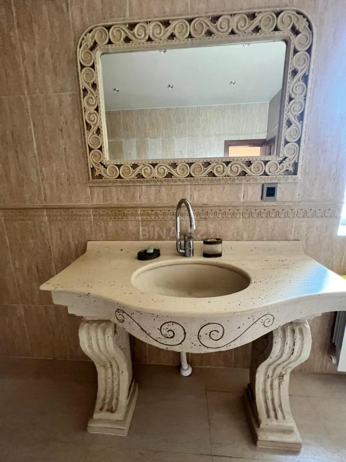 Satılır 6 otaqlı həyət evi 400 m²