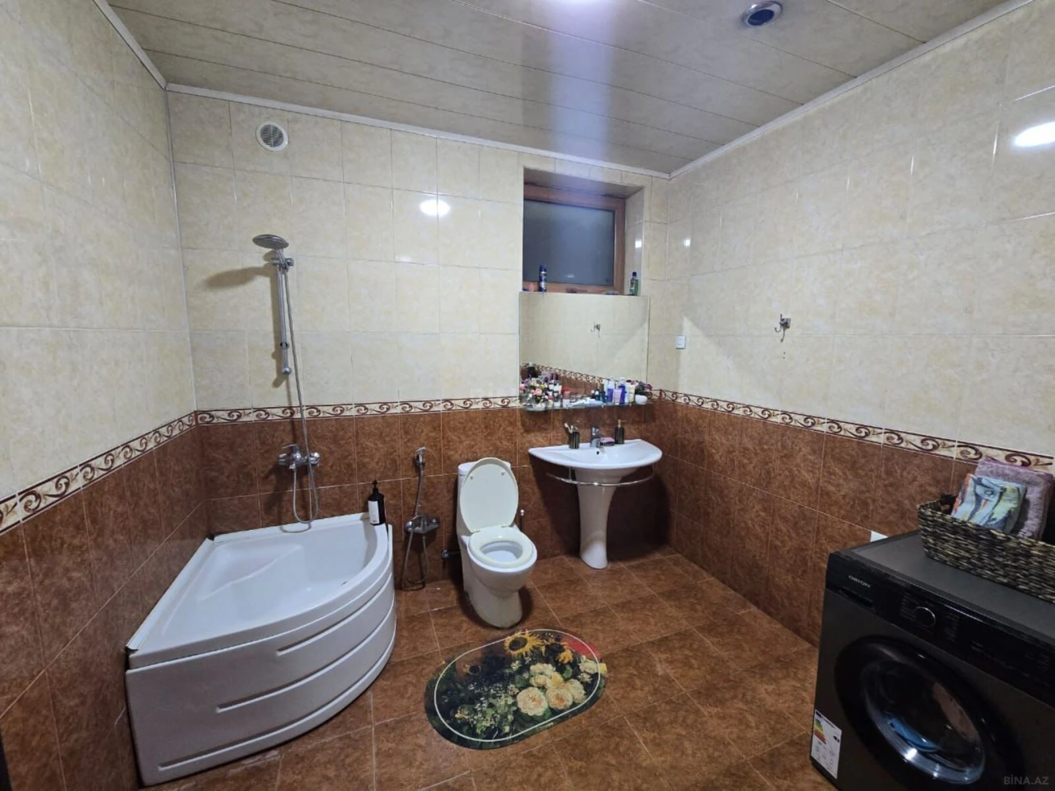Satılır 6 otaqlı həyət evi 600 m²