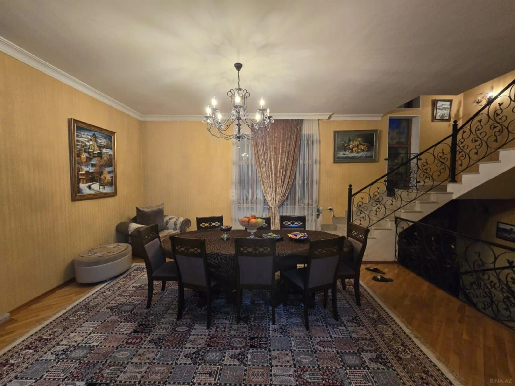 Satılır 6 otaqlı həyət evi 600 m²