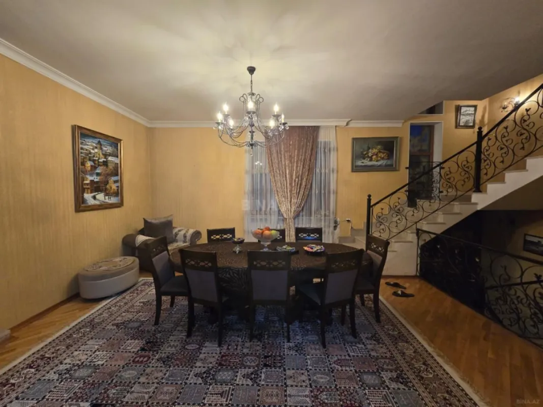 Satılır 6 otaqlı həyət evi 600 m²