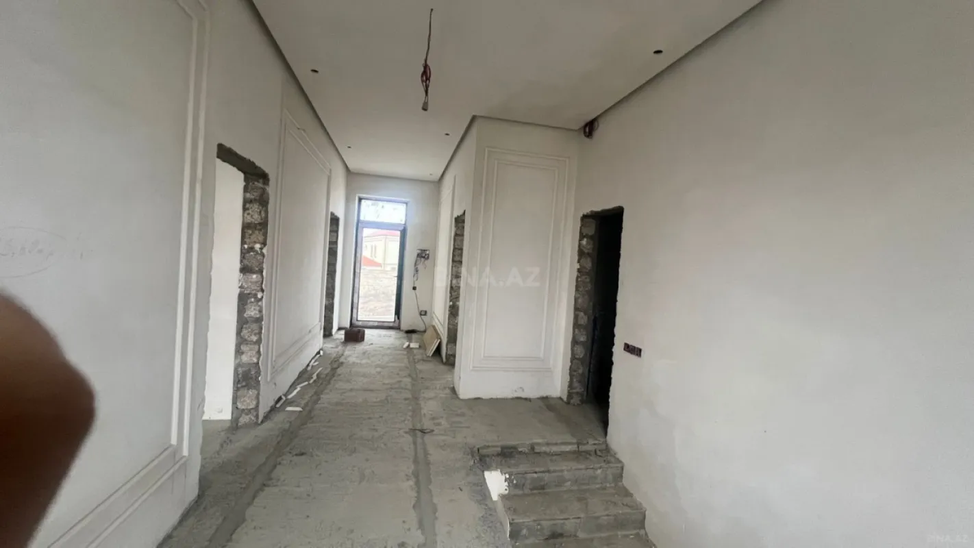 Satılır 6 otaqlı həyət evi 366 m²
