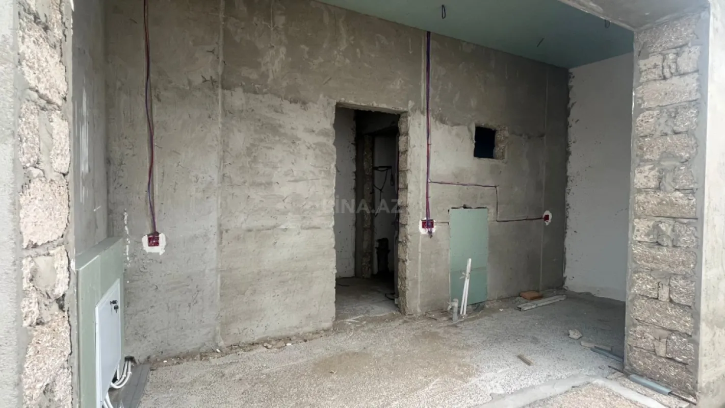 Satılır 6 otaqlı həyət evi 366 m²