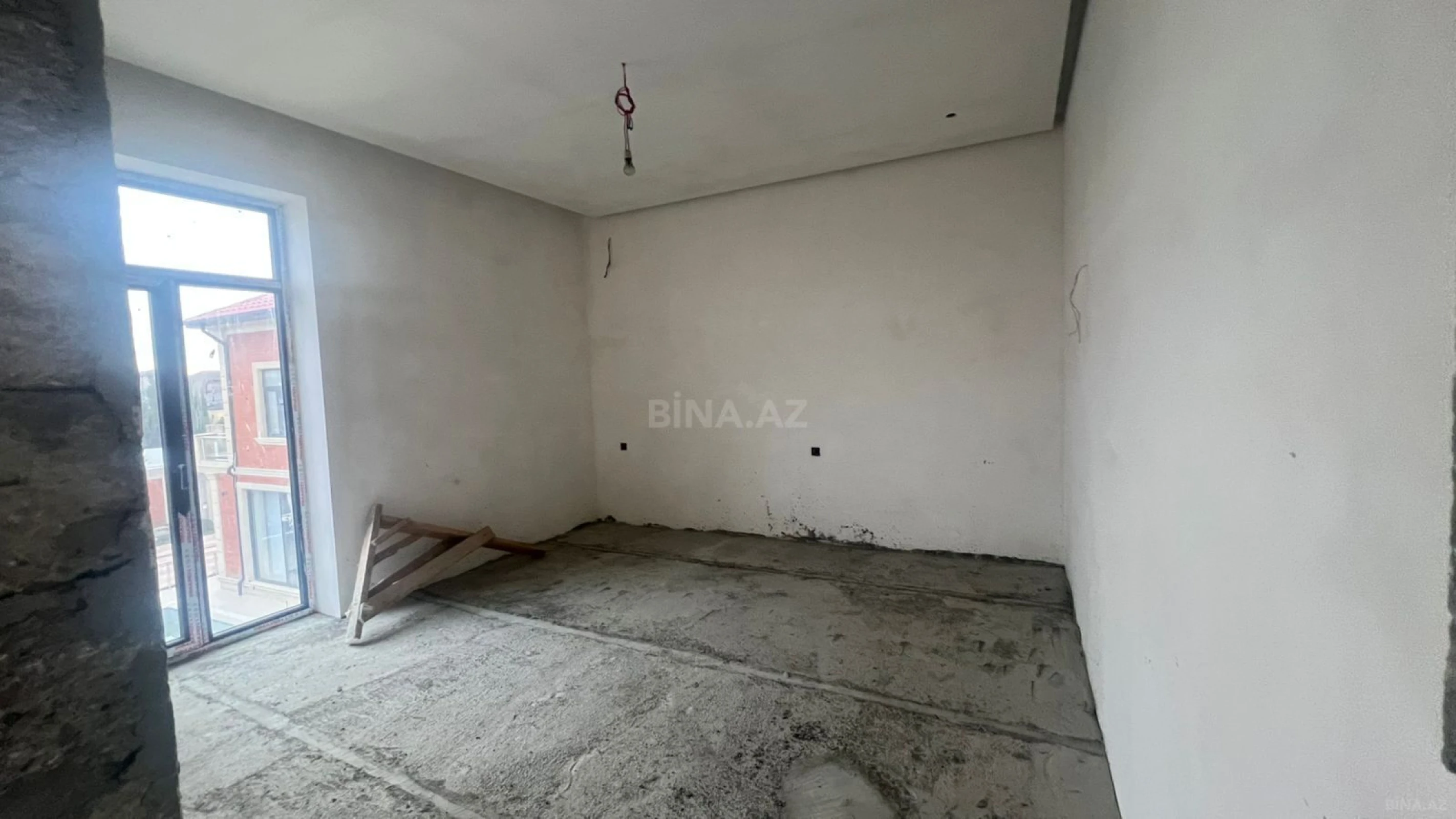 Satılır 6 otaqlı həyət evi 366 m²