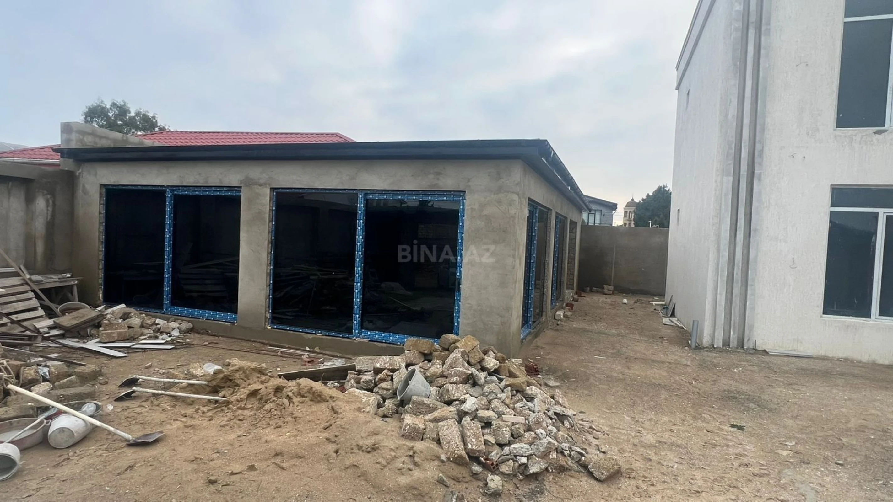 Satılır 6 otaqlı həyət evi 366 m²