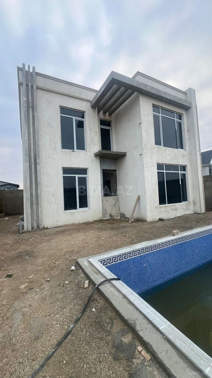 Satılır 6 otaqlı həyət evi 366 m²