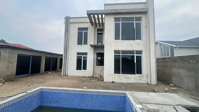 Satılır 6 otaqlı həyət evi 366 m²