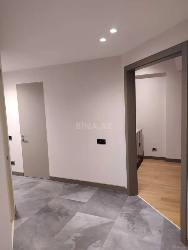 Kirayə verilir 3 otaqlı mənzil 130 m²