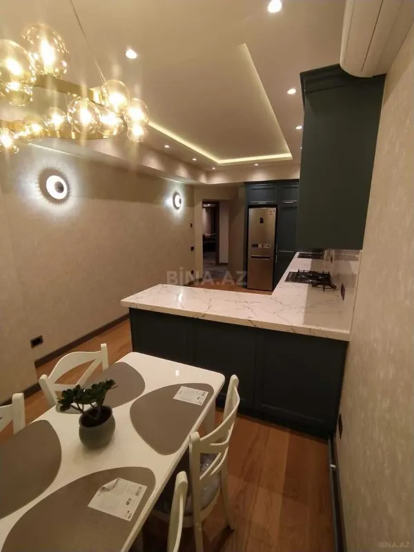 Kirayə verilir 3 otaqlı mənzil 130 m²