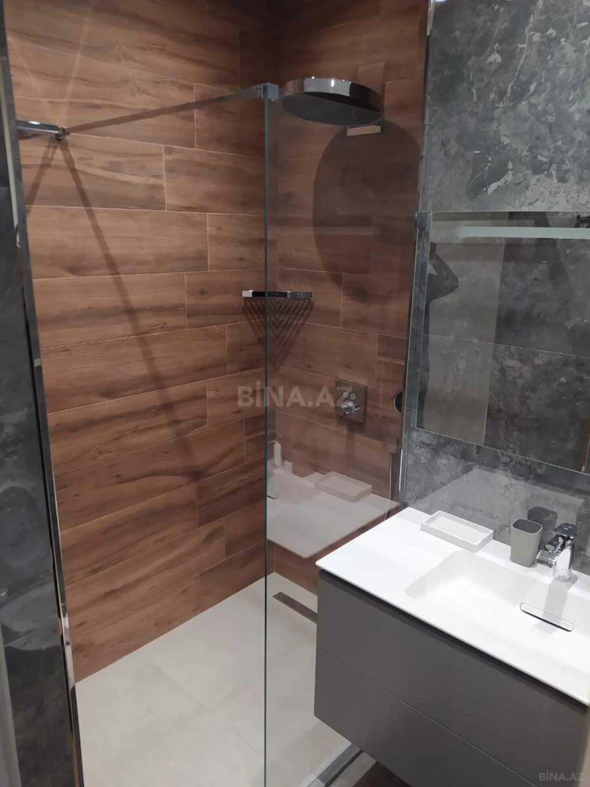 Kirayə verilir 3 otaqlı mənzil 130 m²