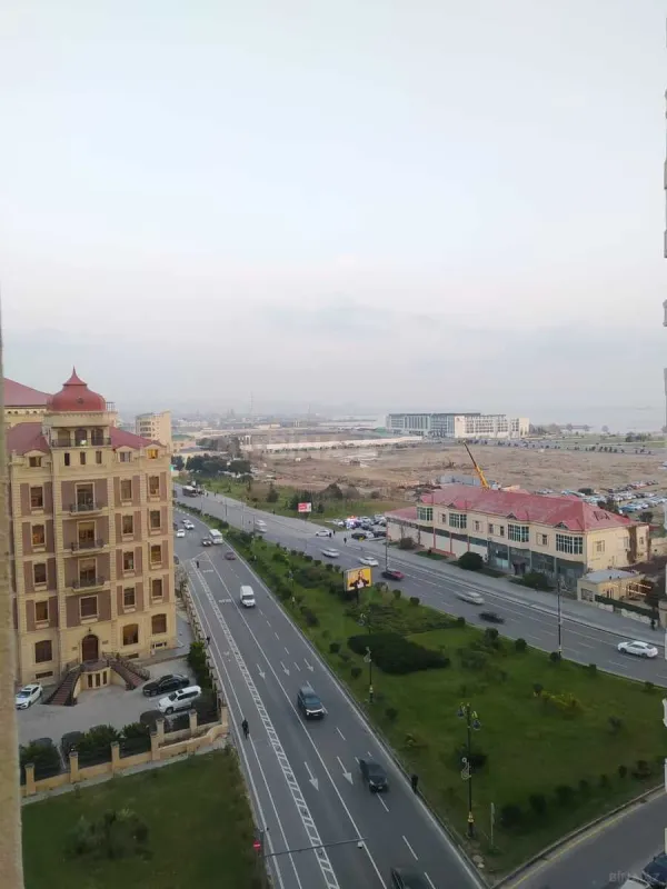 Kirayə verilir 3 otaqlı mənzil 130 m²