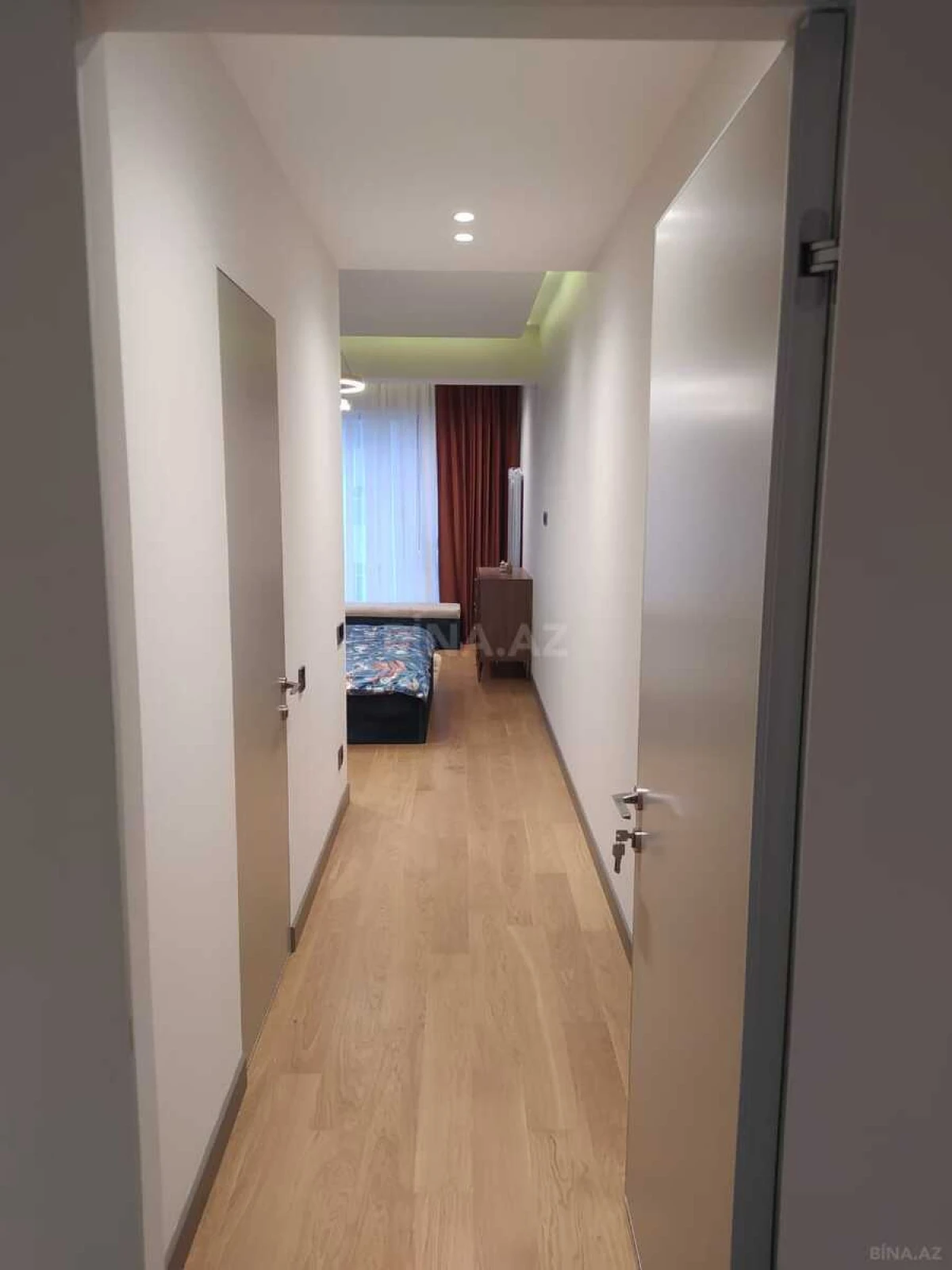 Kirayə verilir 3 otaqlı mənzil 130 m²