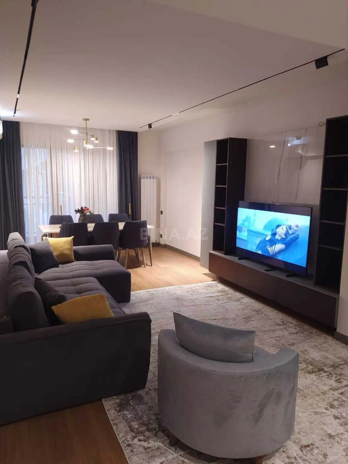 Kirayə verilir 3 otaqlı mənzil 130 m²