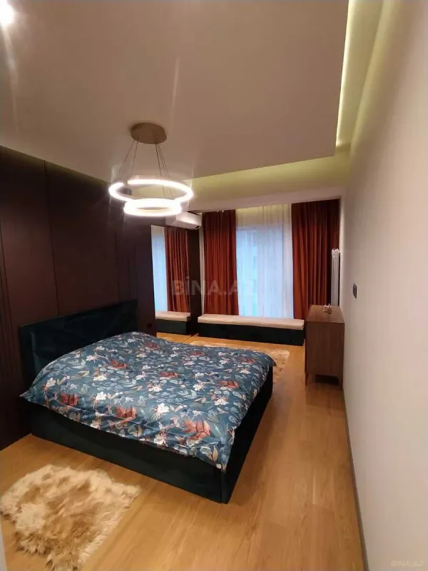 Kirayə verilir 3 otaqlı mənzil 130 m²