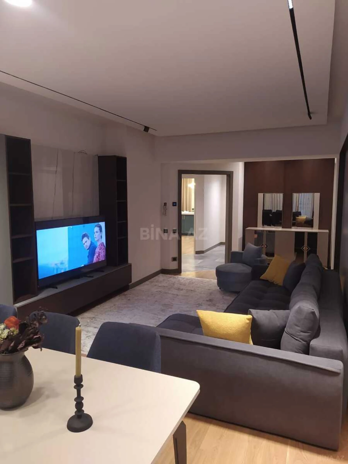Kirayə verilir 3 otaqlı mənzil 130 m²