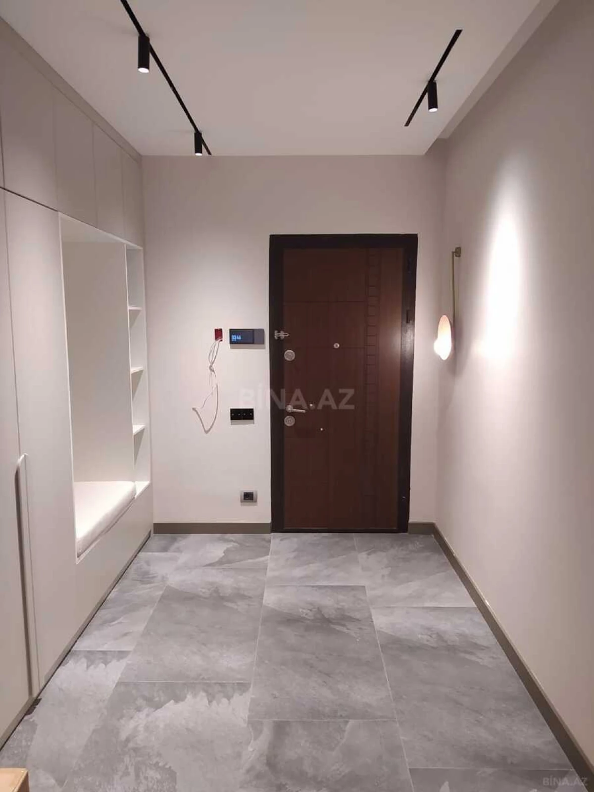 Kirayə verilir 3 otaqlı mənzil 130 m²