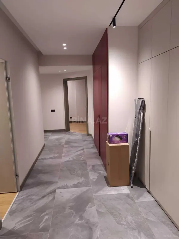 Kirayə verilir 3 otaqlı mənzil 130 m²