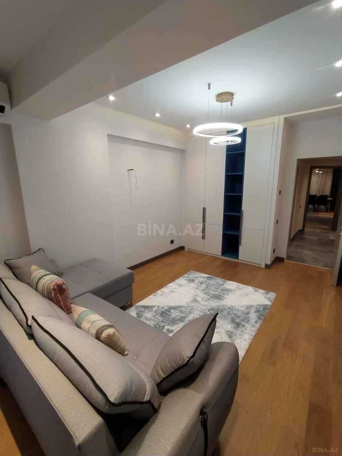 Kirayə verilir 3 otaqlı mənzil 130 m²