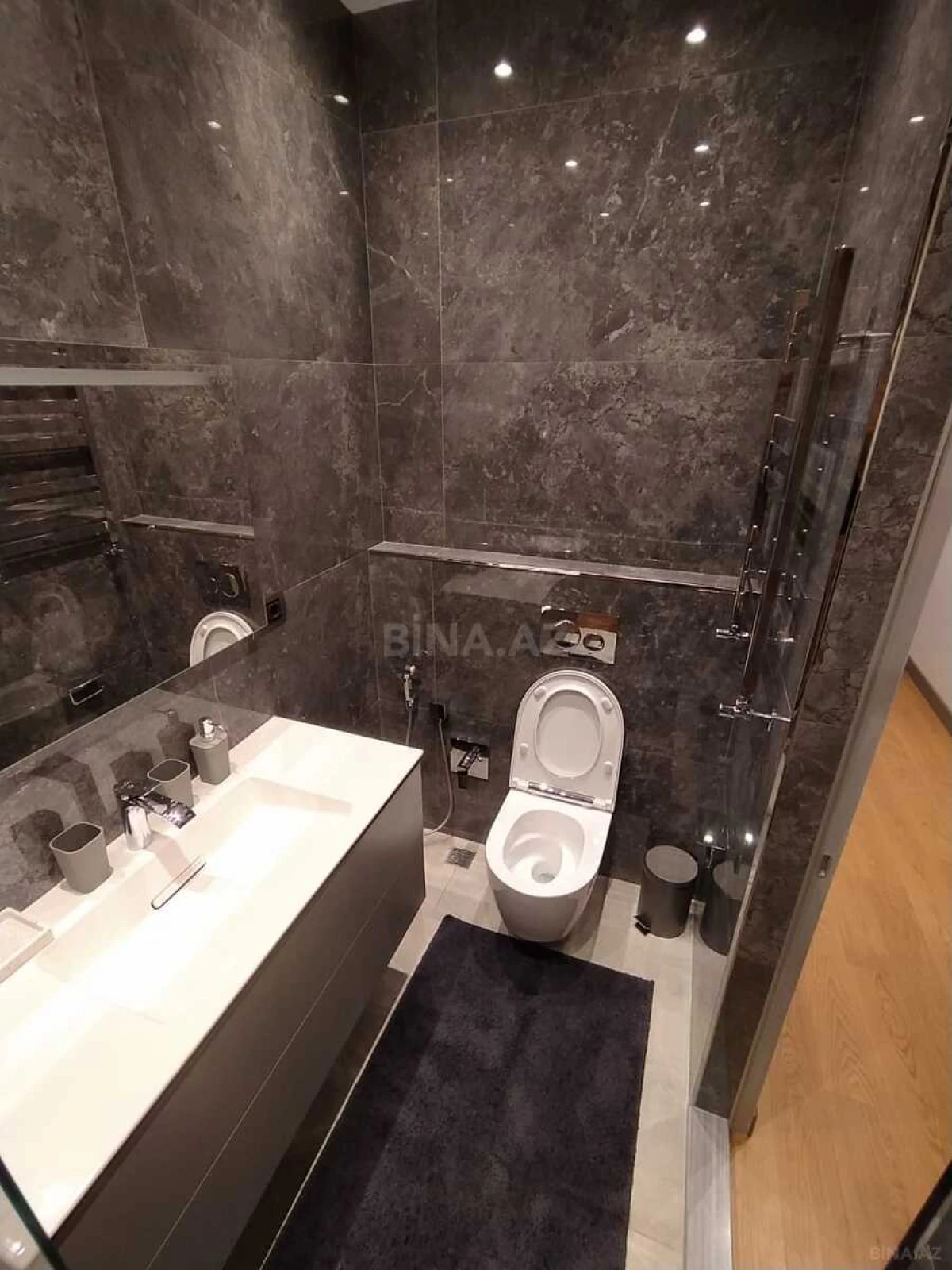 Kirayə verilir 3 otaqlı mənzil 130 m²