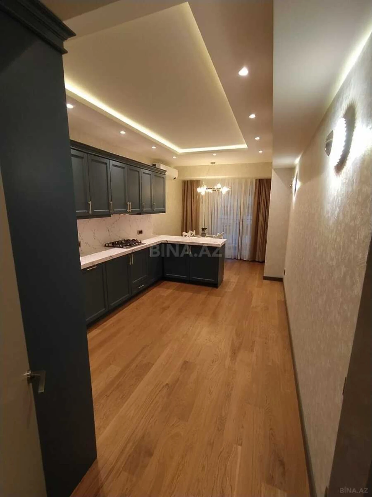 Kirayə verilir 3 otaqlı mənzil 130 m²