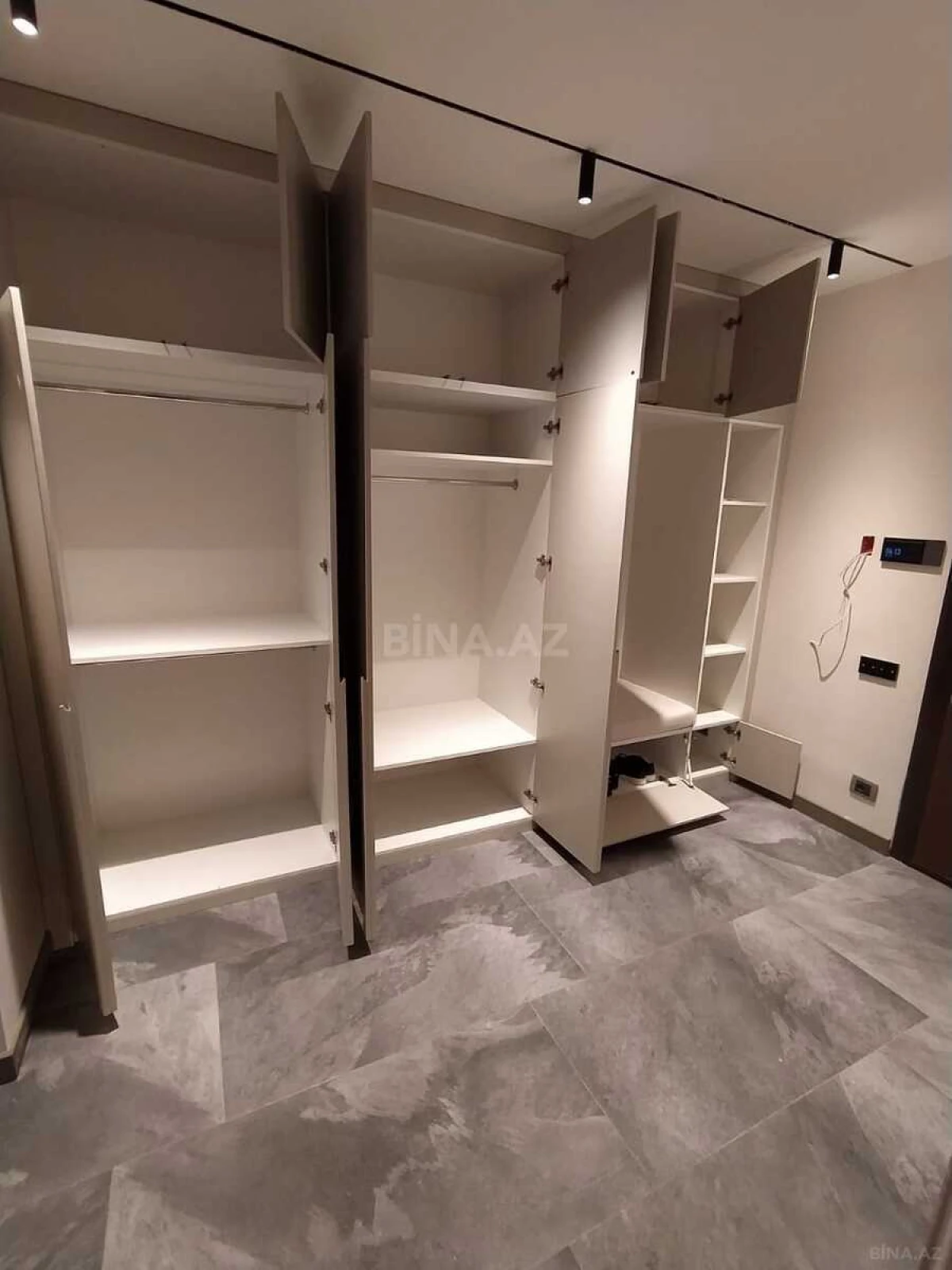 Kirayə verilir 3 otaqlı mənzil 130 m²