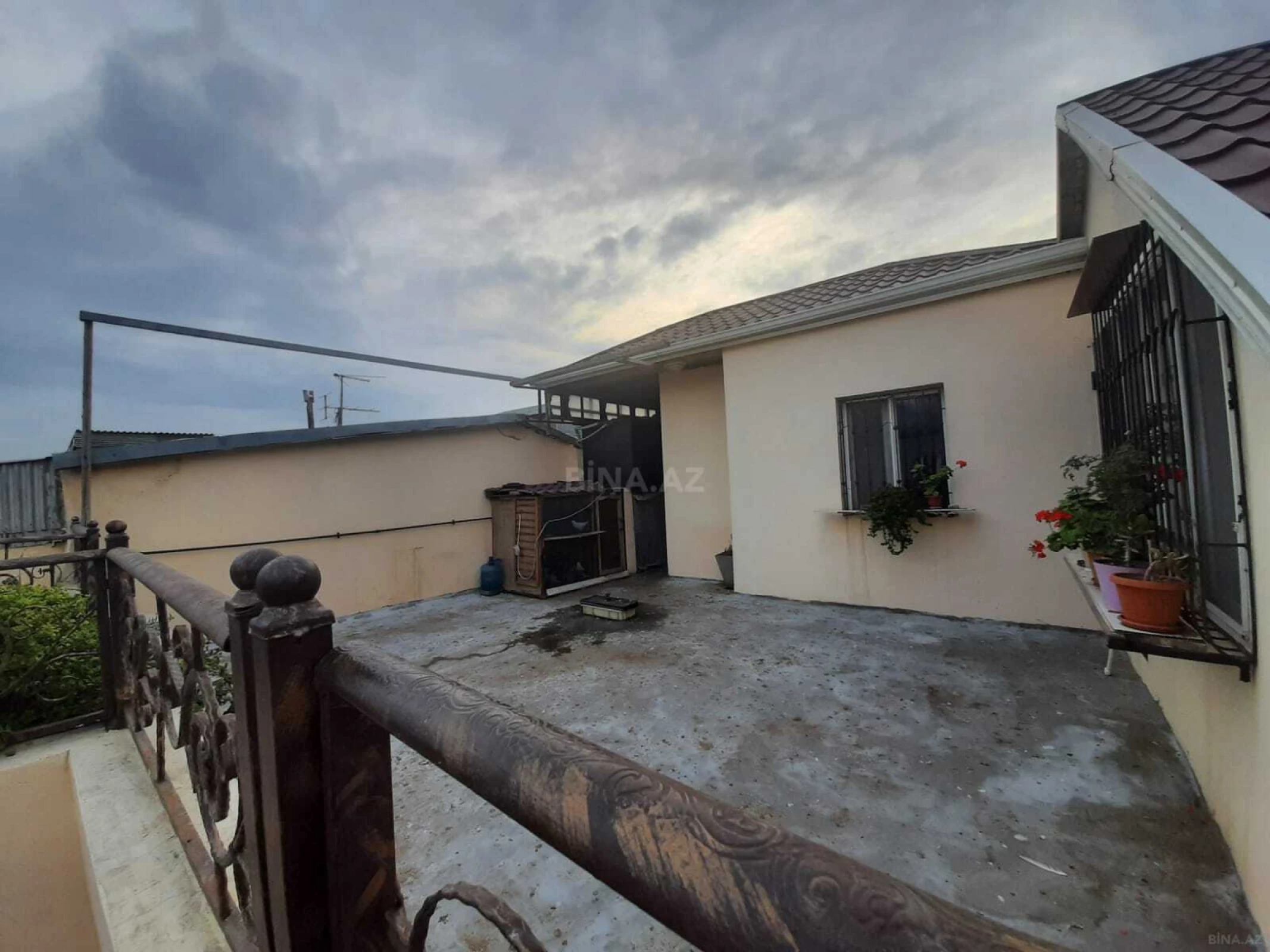 Satılır 4 otaqlı həyət evi 220 m²