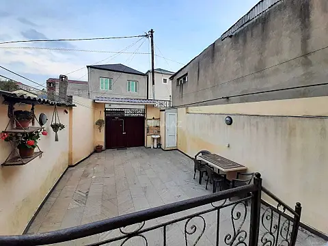 Satılır 4 otaqlı həyət evi 220 m²