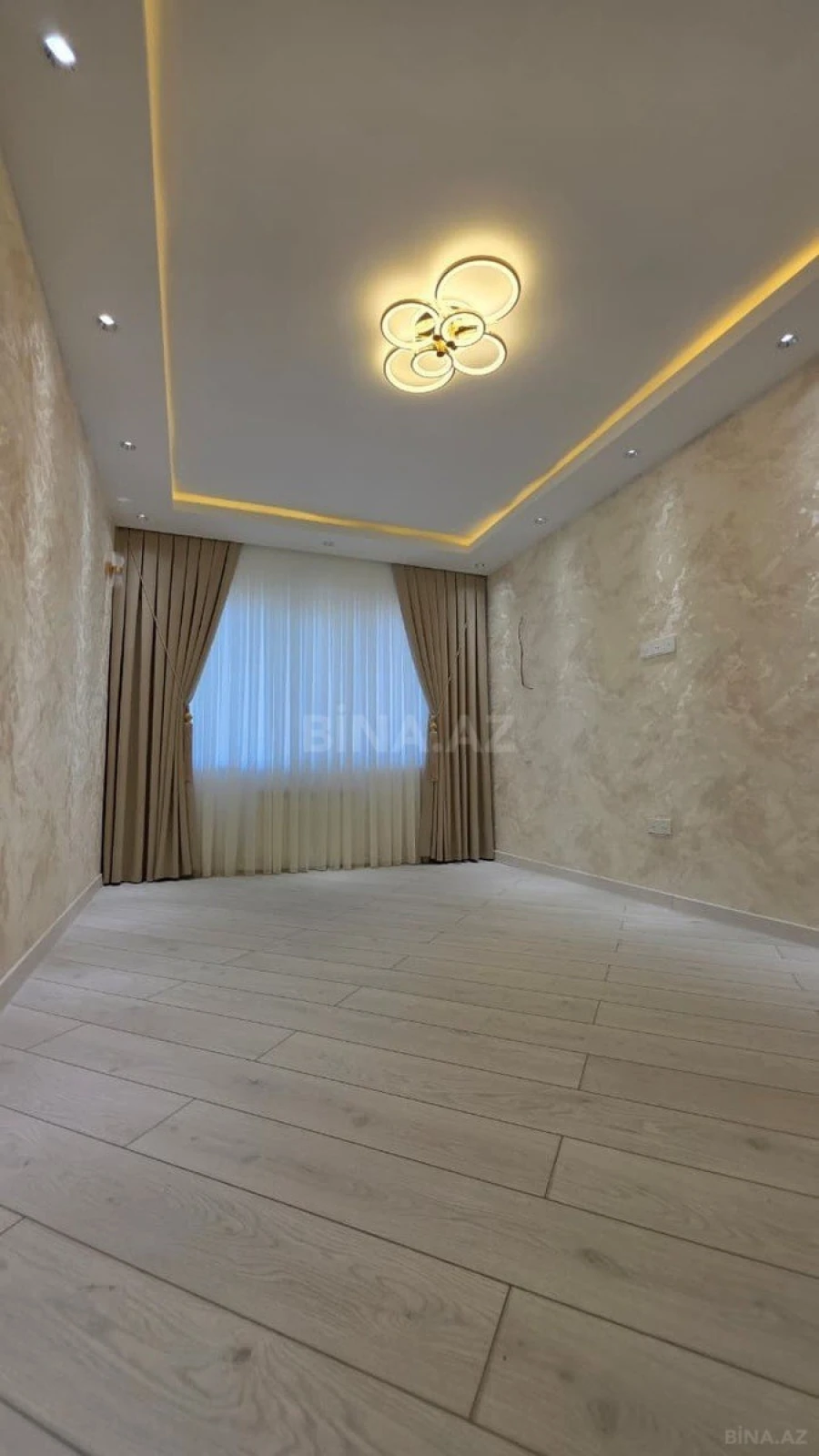 Satılır 2 otaqlı mənzil 55 m²