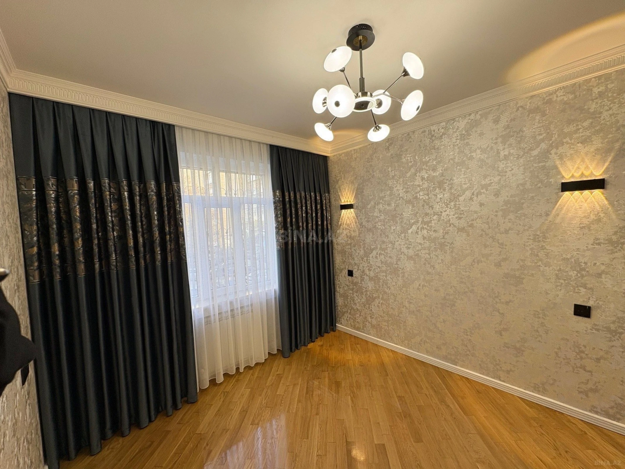 Satılır 2 otaqlı mənzil 65 m²