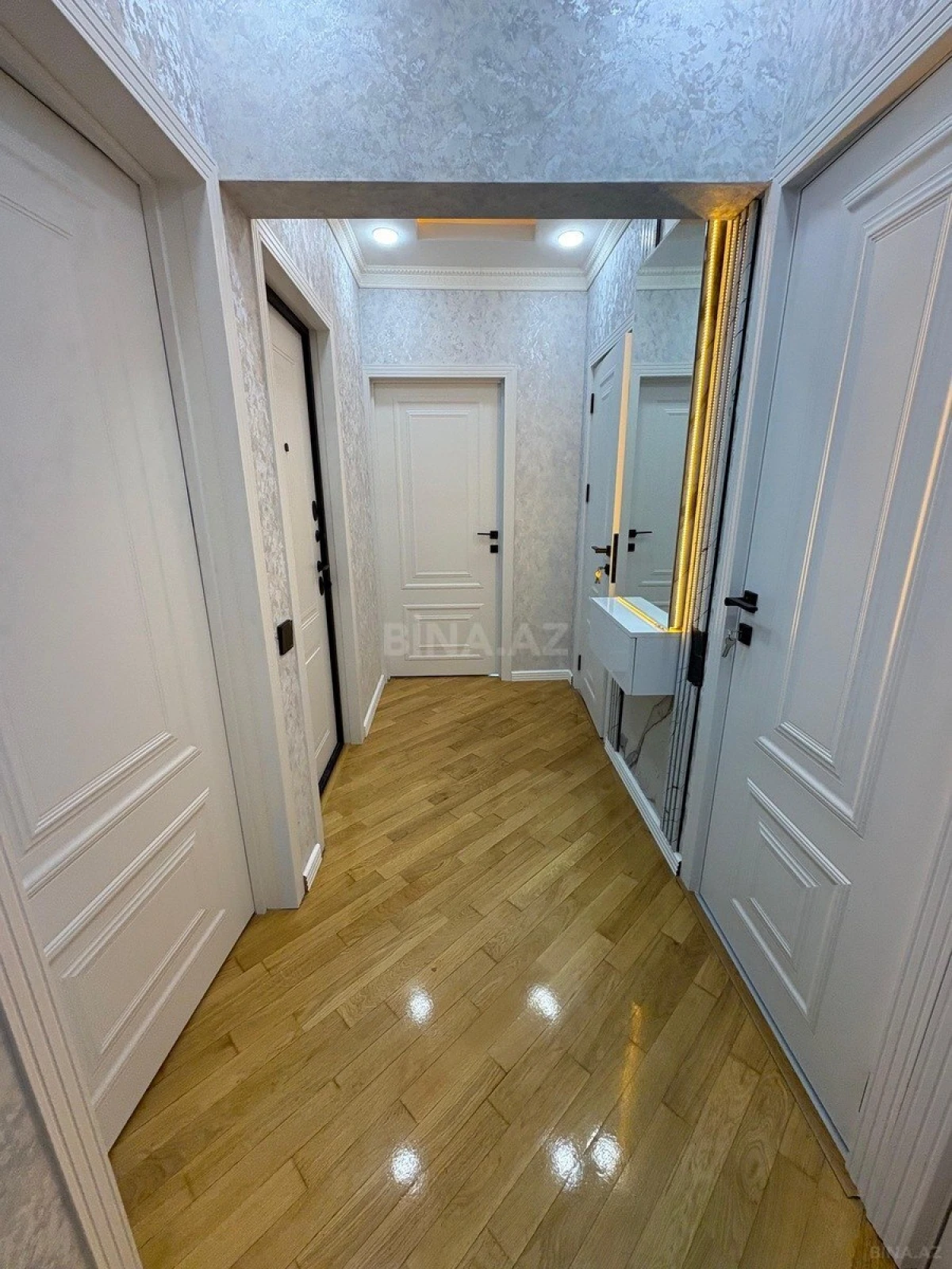 Satılır 2 otaqlı mənzil 65 m²