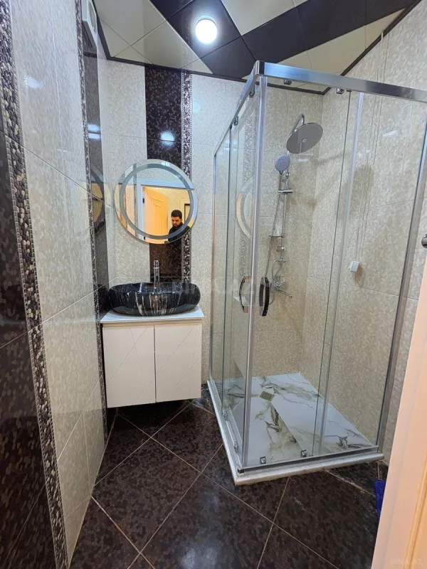 Satılır 2 otaqlı mənzil 65 m²