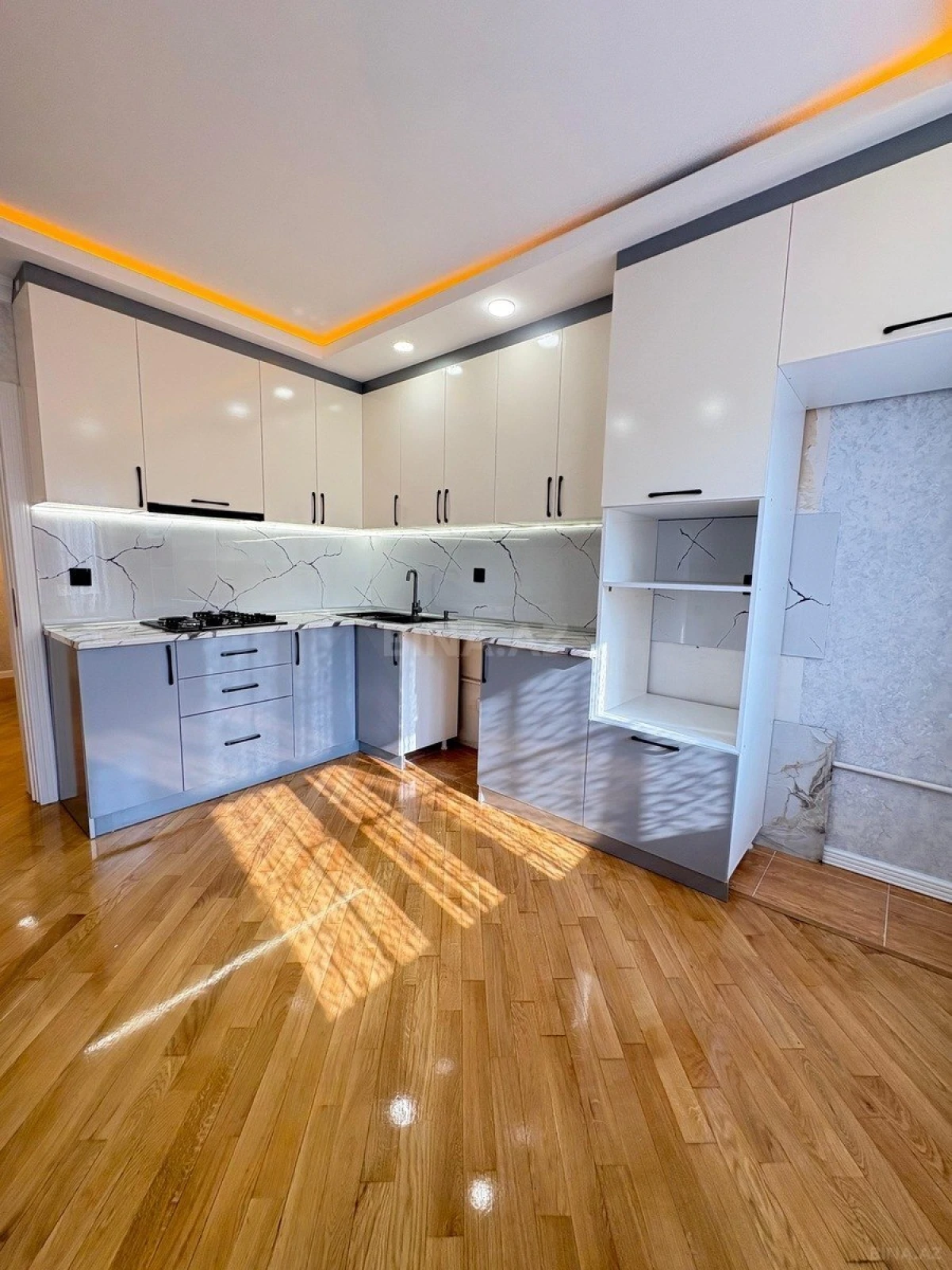 Satılır 2 otaqlı mənzil 65 m²