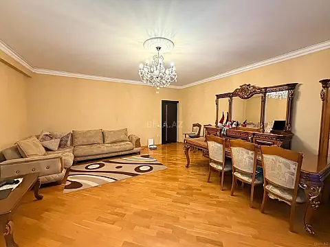 Satılır 2 otaqlı mənzil 100 m²