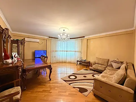 Satılır 2 otaqlı mənzil 100 m²