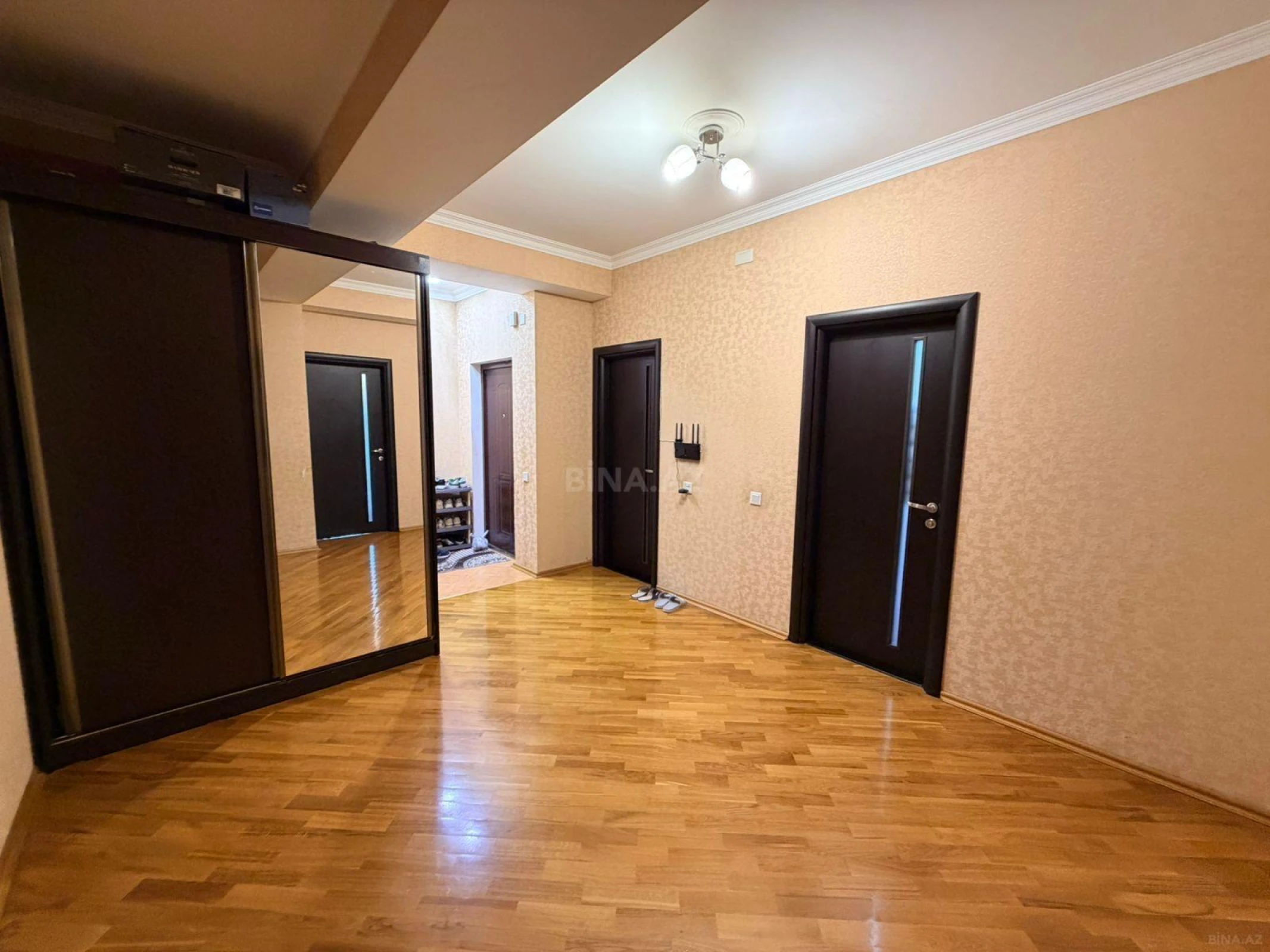 Satılır 2 otaqlı mənzil 100 m²