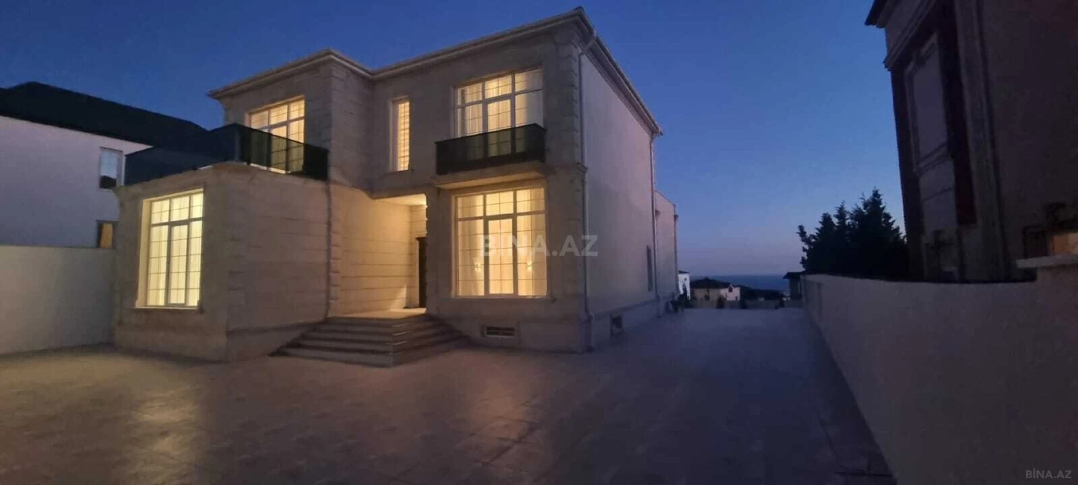 Satılır 7 otaqlı həyət evi 440 m²